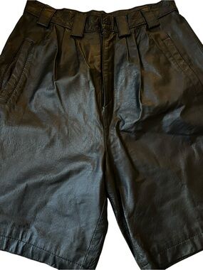 NWOT Eclipse Vintage Style Black Pleated Shorts -  Size 11